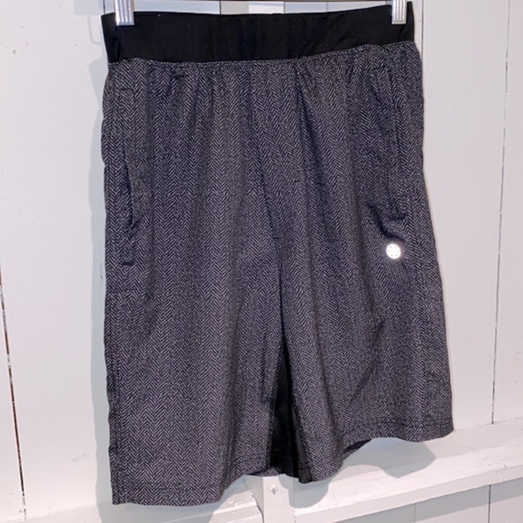 CLEARANCE Gaiam Women’s Exercise Workout Shorts Small Long Petite Yoga Athletic - Picture 1 of 14